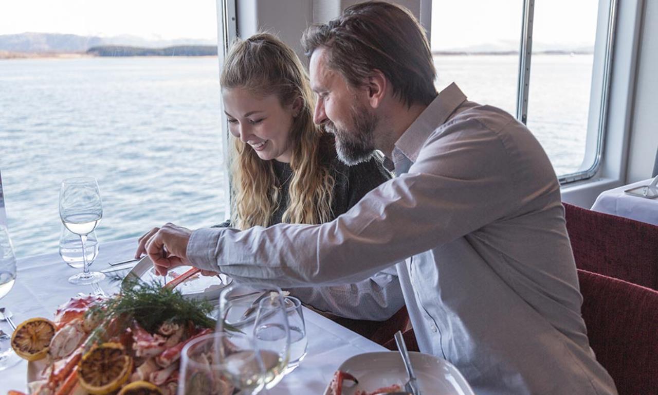Diner op de Hurtigruten